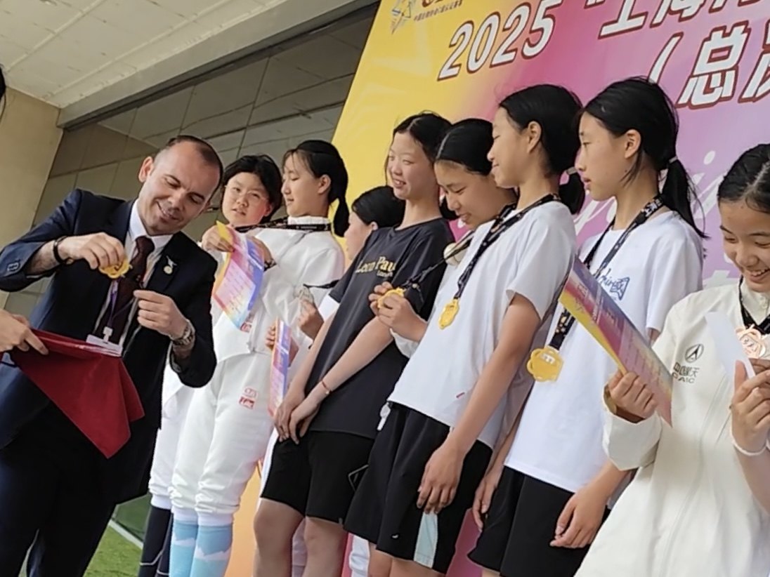 Medal ceremony for young fencers at the Chinese National Championships